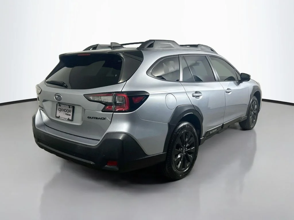 Used 2023 Ice Silver Metallic Subaru Onyx Edition image 7