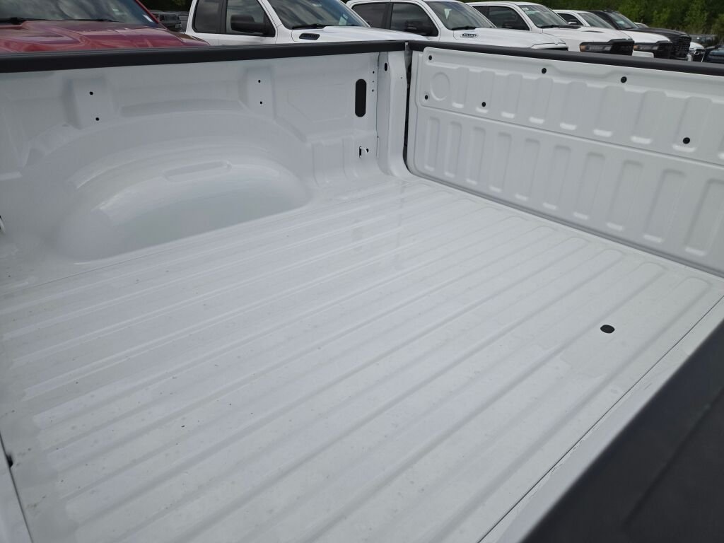 New 2026 Bright White Clear-Coat Exterior Paint RAM Tradesman image 15