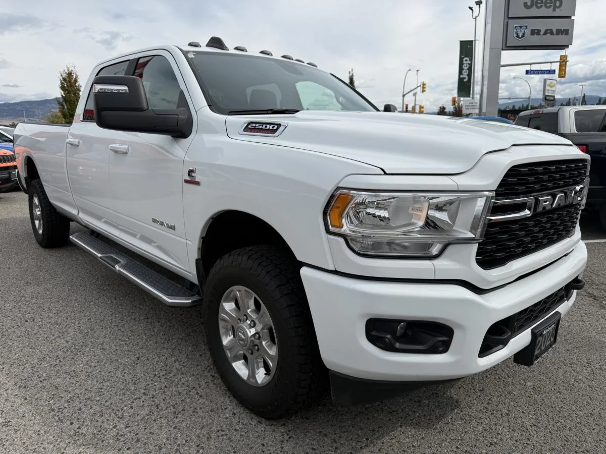 Used 2023 White RAM Big Horn image 9