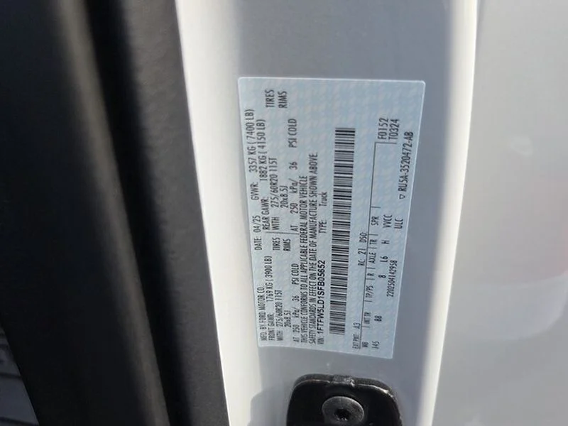 Used 2025 Space White Metallic Ford LARIAT image 7