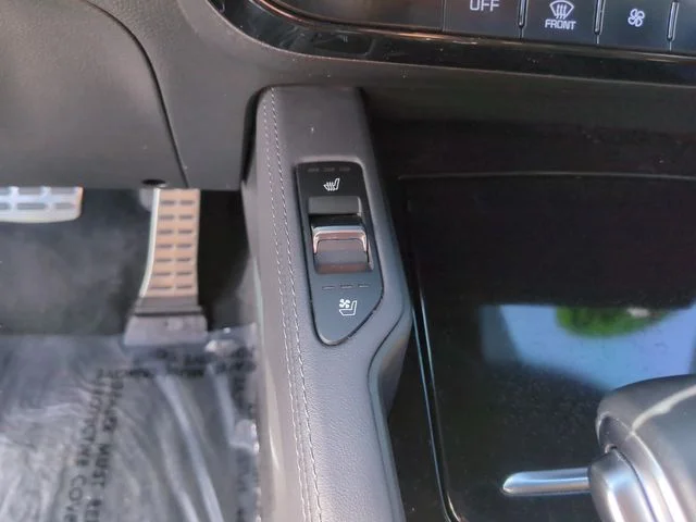 Used 2020 White Kia SX image 28