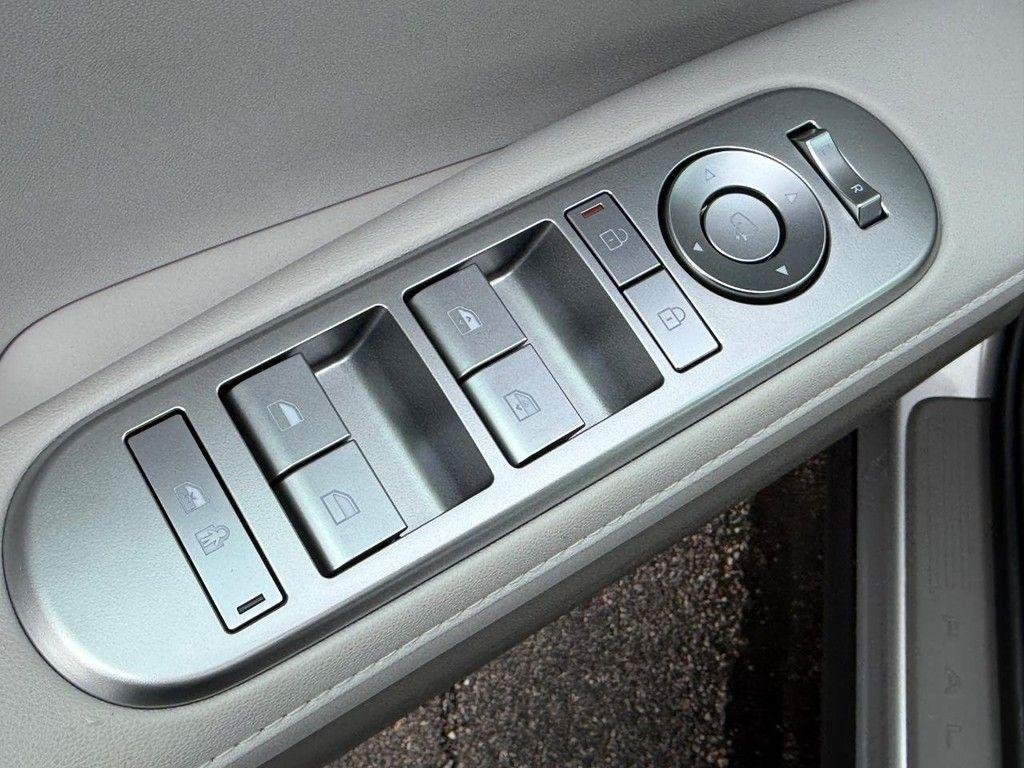 New 2026 Silver Hyundai Limited AWD image 9