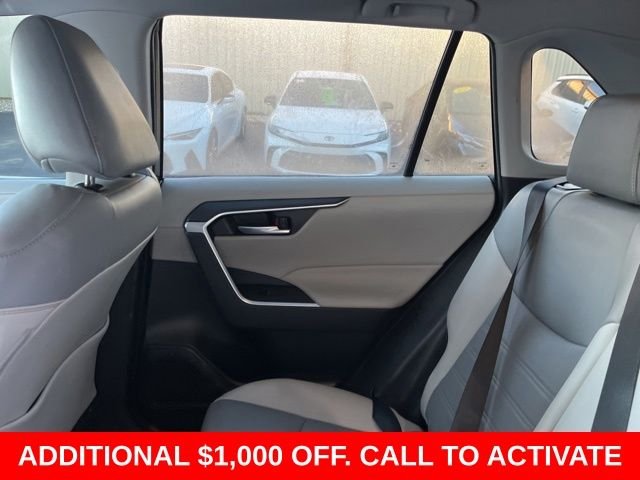 Used 2023  Toyota XLE Premium image 15
