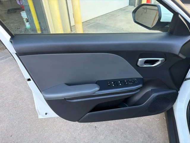 Used 2025 White Kia LXS image 19