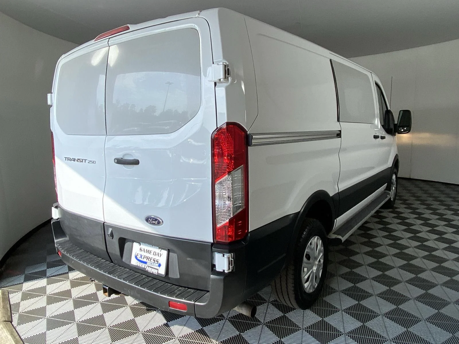 Used 2021 Oxford White Ford 250 image 5