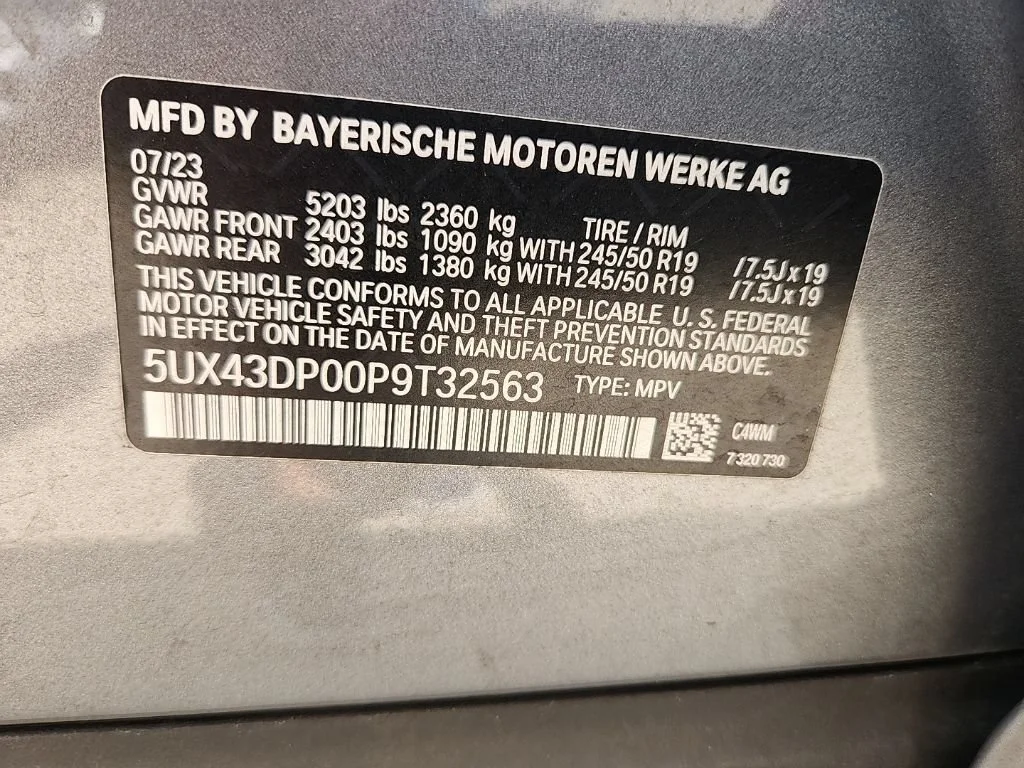 Used 2023 Skyscraper Grey Metallic BMW sDrive30i image 8