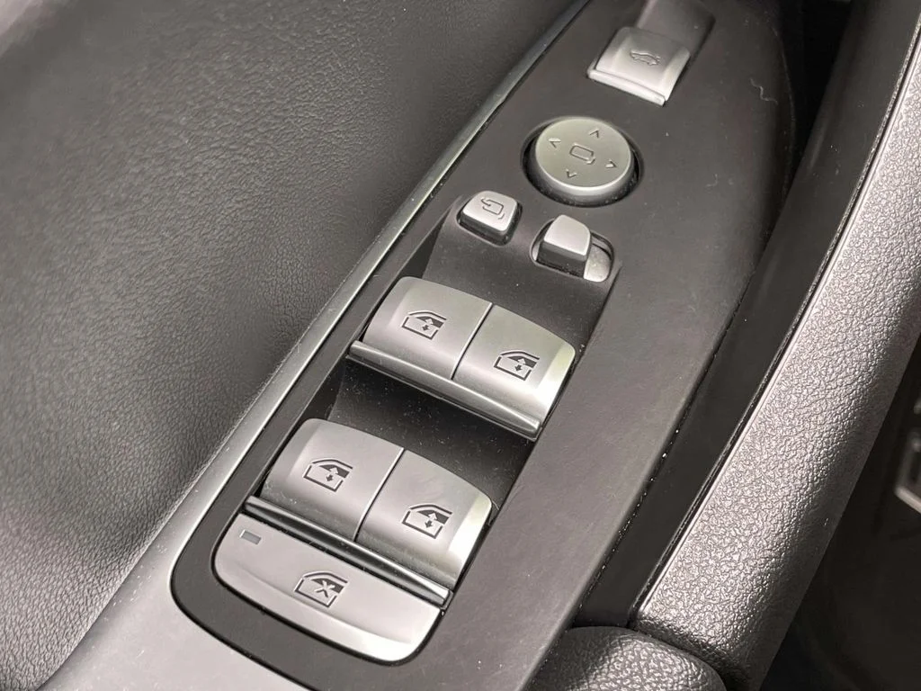 Used 2020 Gray BMW xDrive30i image 33