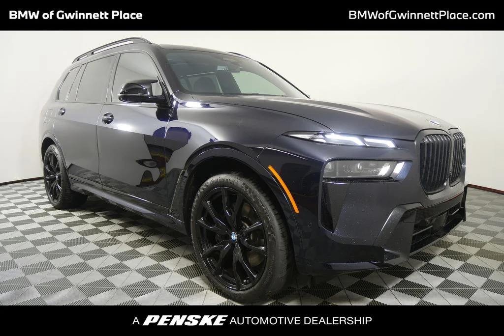 2023 BMW X7 M60i's photo