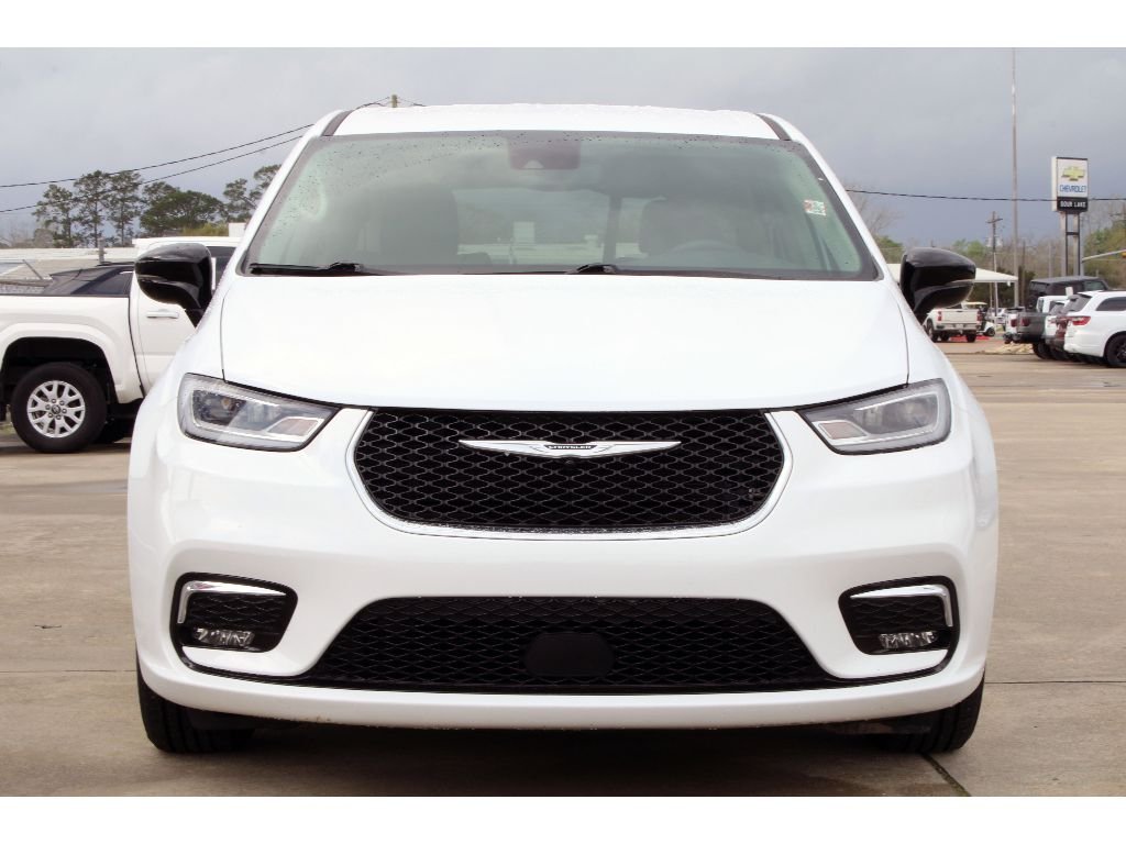Used 2024 Bright White Clearcoat Chrysler Touring L image 23