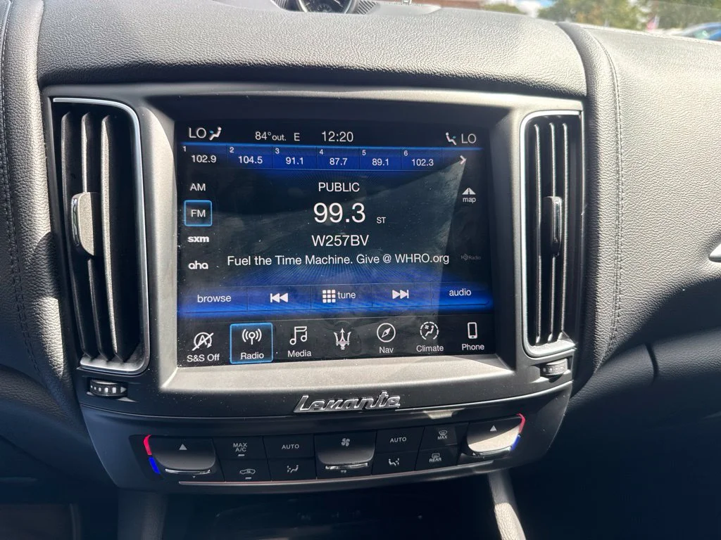 Used 2019 White Maserati Base image 13