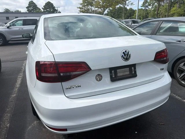 Used 2018 Pure White Volkswagen 1.4T S image 7