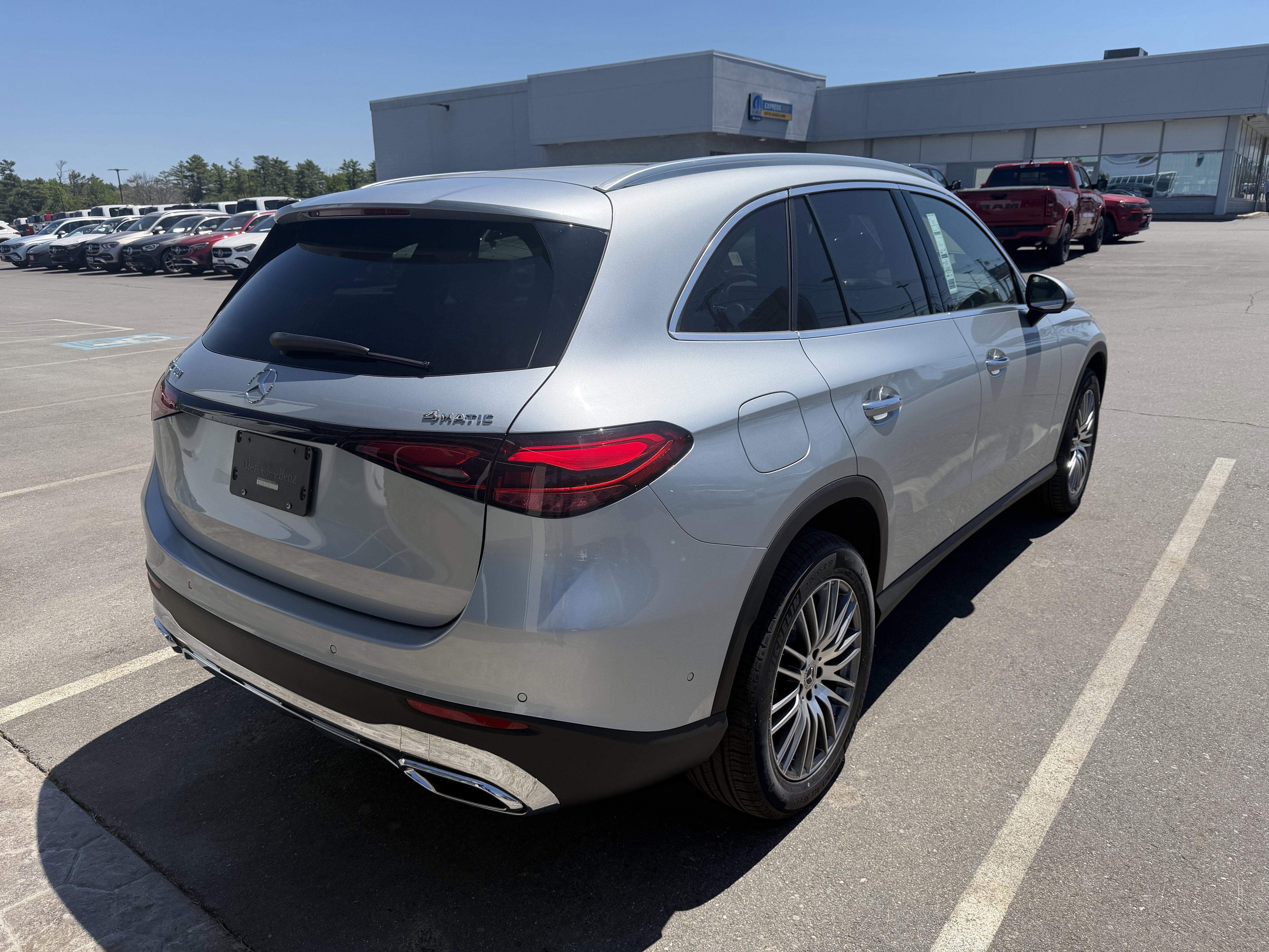 New 2026 Cirrus Silver Metallic Mercedes-Benz GLC 300 image 4