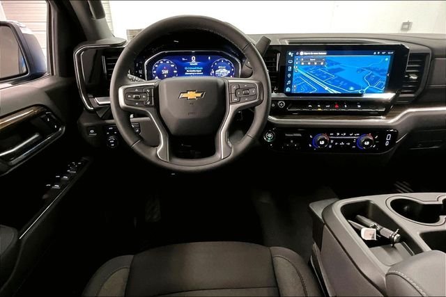 Used 2025 Riptide Blue Metallic Chevrolet LT image 6