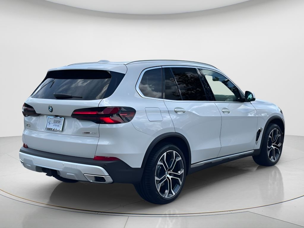 New 2026 Mineral White Metallic BMW sDrive40i image 5
