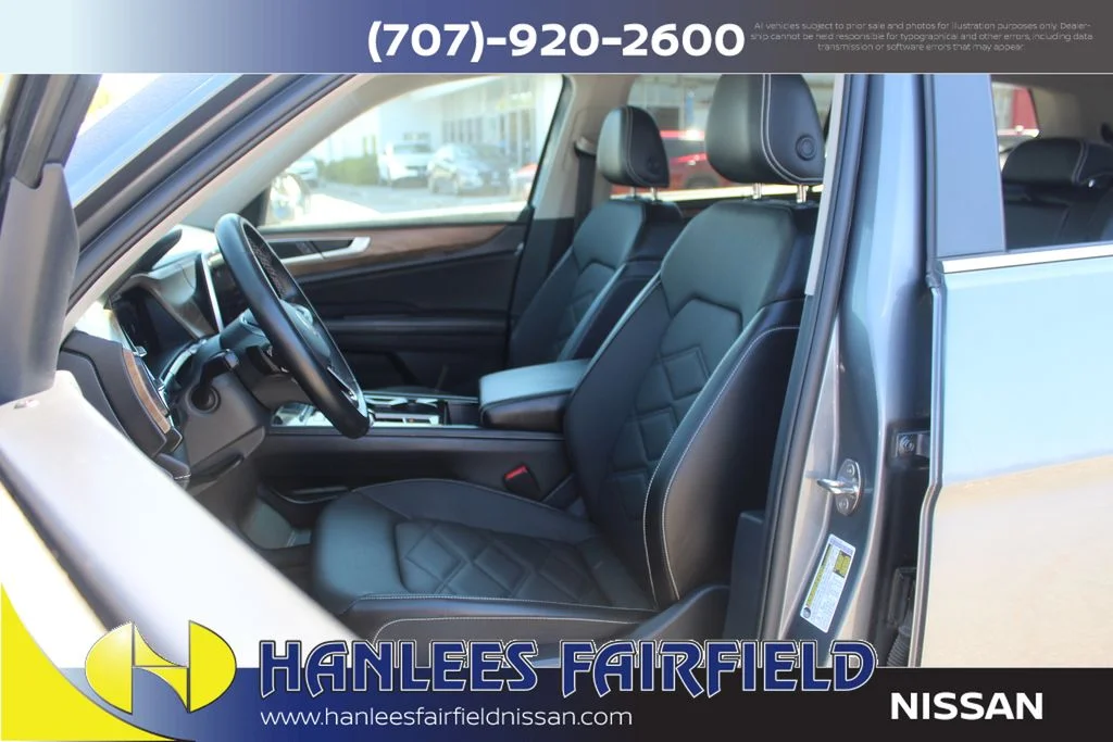 Used 2025  Volkswagen 2.0T SE w/Technology image 13