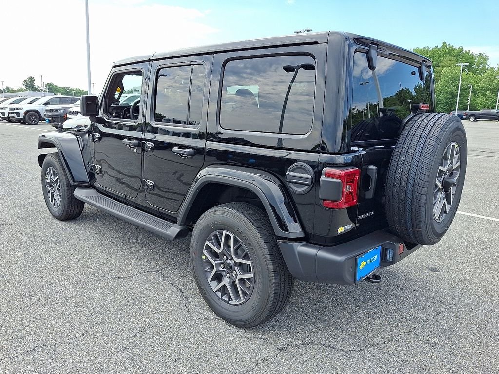 New 2026 Black Clear-Coat Exterior Paint Jeep Sahara image 3