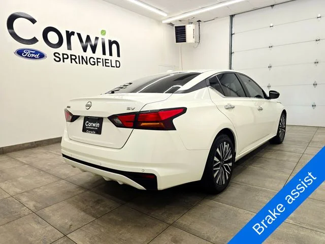 Used 2024 White Nissan 2.5 SV image 5