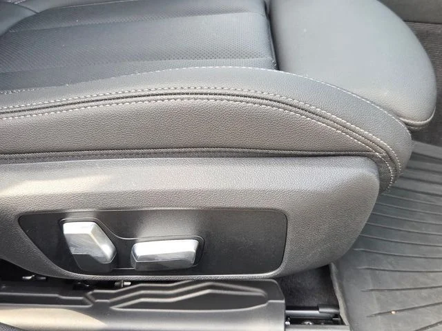 Used 2023 White BMW eDrive40 image 25