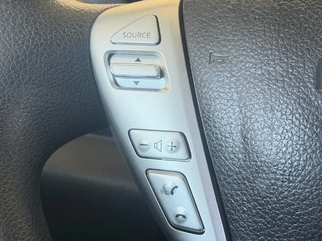 Used 2017 Blue Nissan 1.6 SV image 10