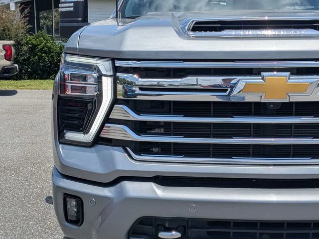 Used 2024 Gray Chevrolet High Country image 9