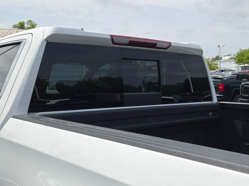 Used 2022 White GMC SLT image 19