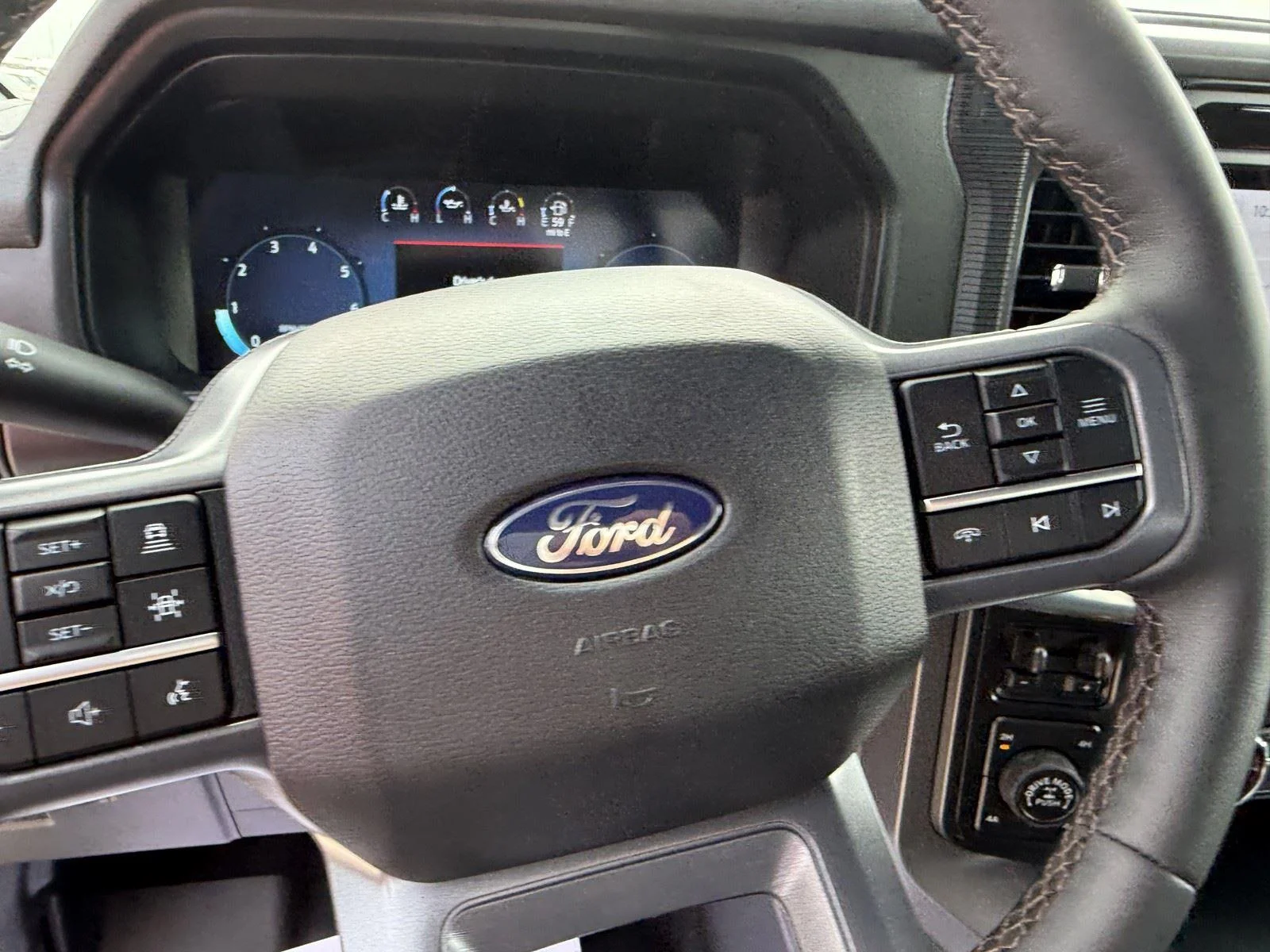 New 2026 Oxford White Ford Lariat® image 18