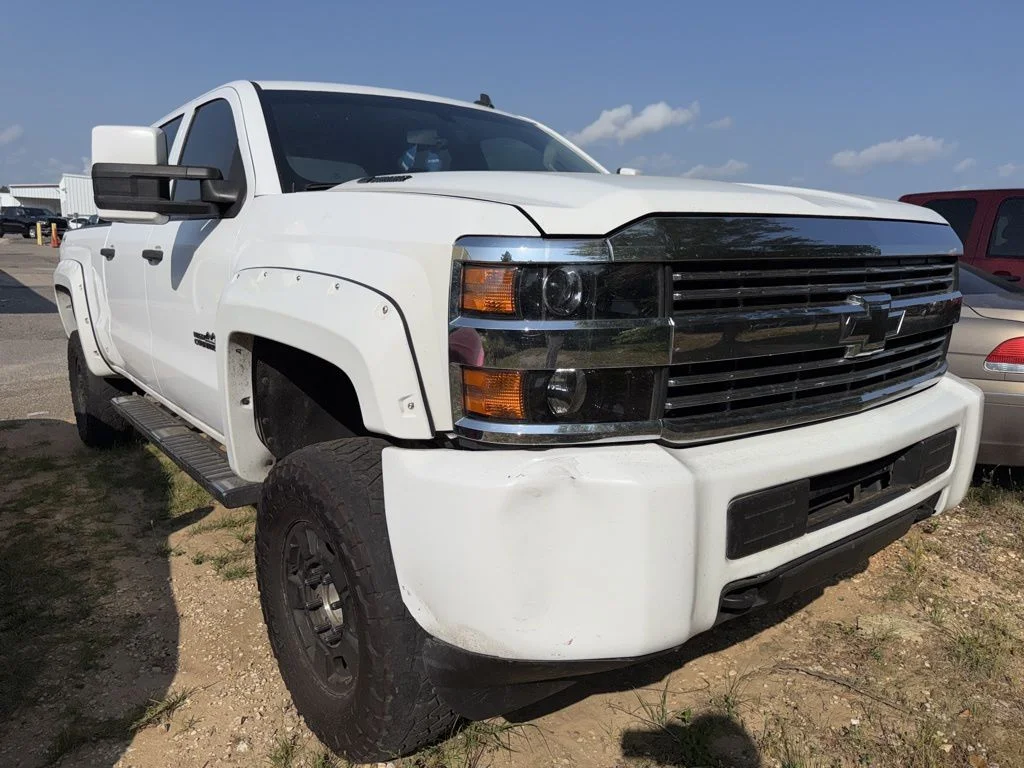 Used 2015 White Chevrolet LT image 1