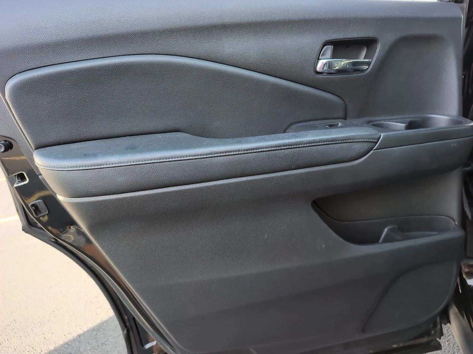 Used 2018 Crystal Black Pearl Honda EX-L image 38