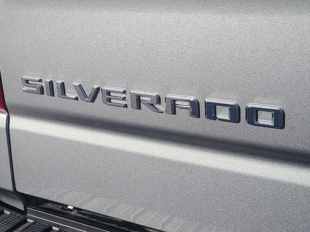Used 2026 Sterling Gray Metallic Chevrolet LT image 9