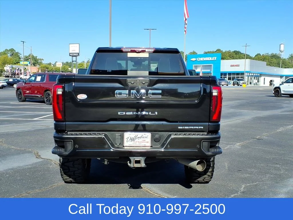 Used 2024 Onyx Black GMC Denali Ultimate image 5