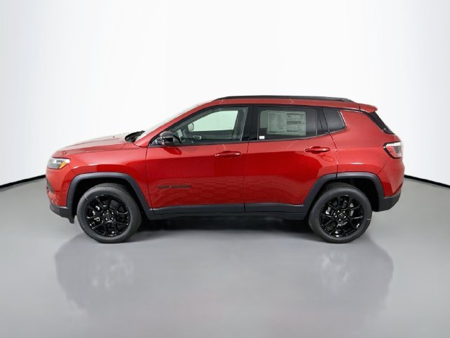 New 2026 Red Hot Pearl-Coat Exterior Paint Jeep Latitude image 4