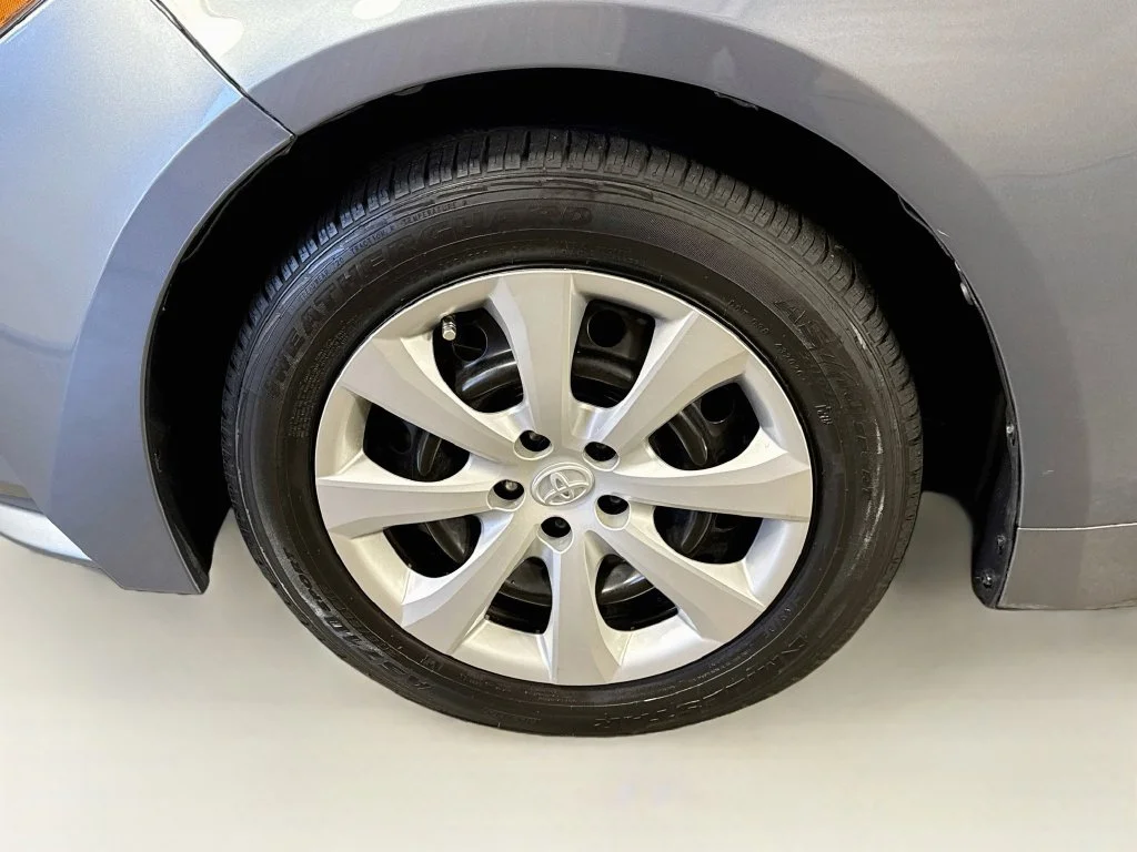 Used 2022 Celestite Toyota LE image 37