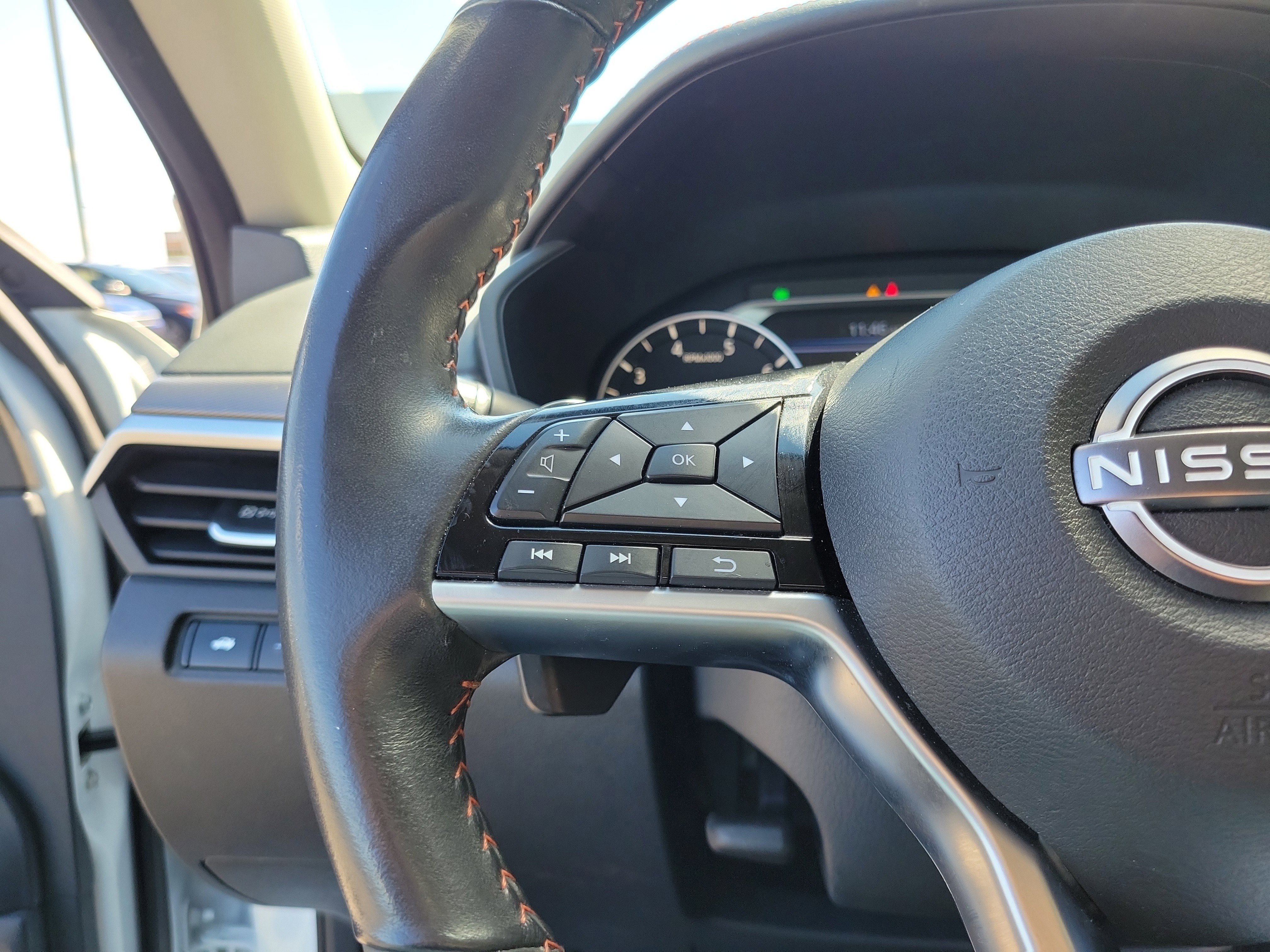 2025 Nissan Altima SR - Photo 22