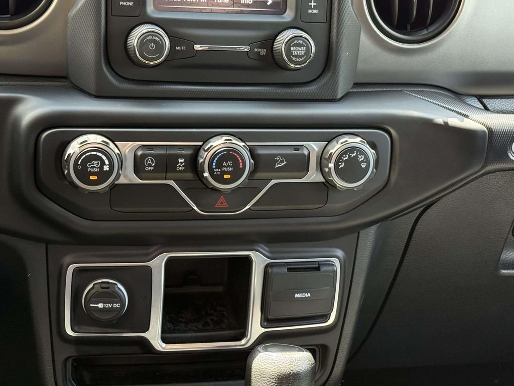 Used 2020 Black Jeep Unlimited Sport image 21