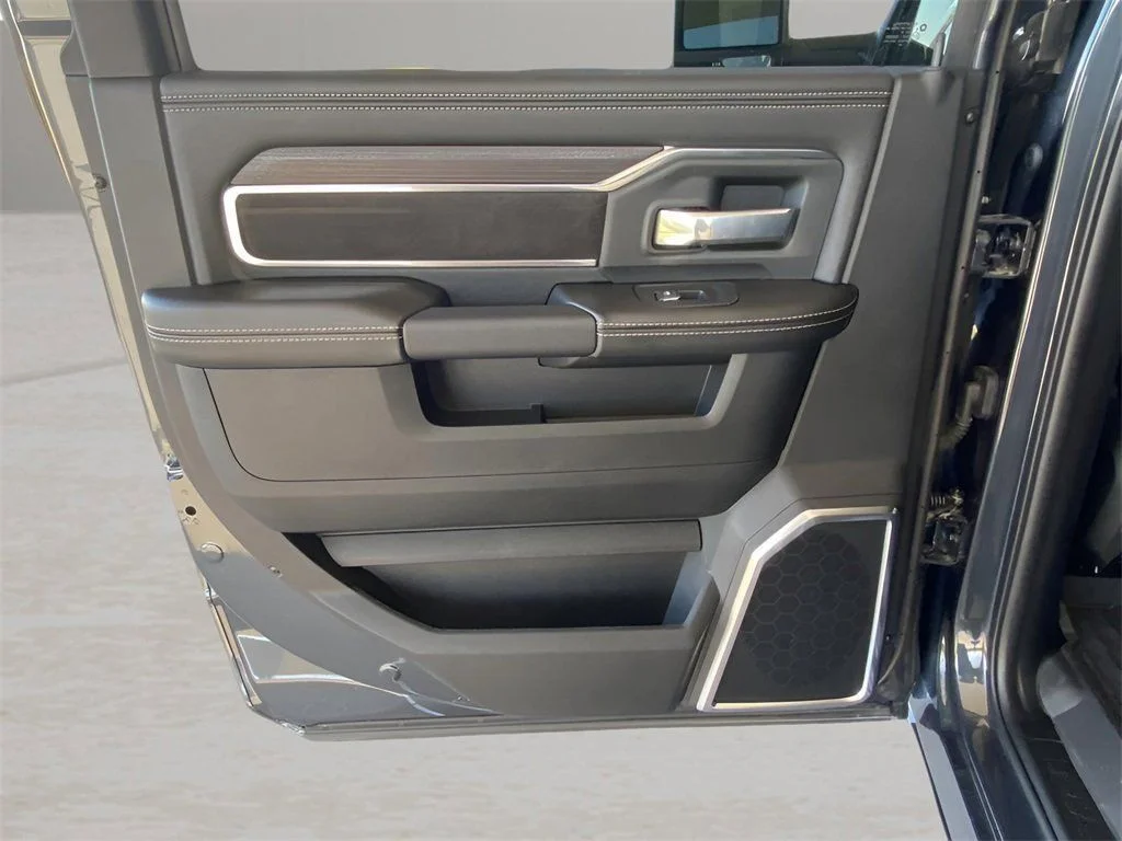 2026 RAM 2500 Laramie - Photo 20