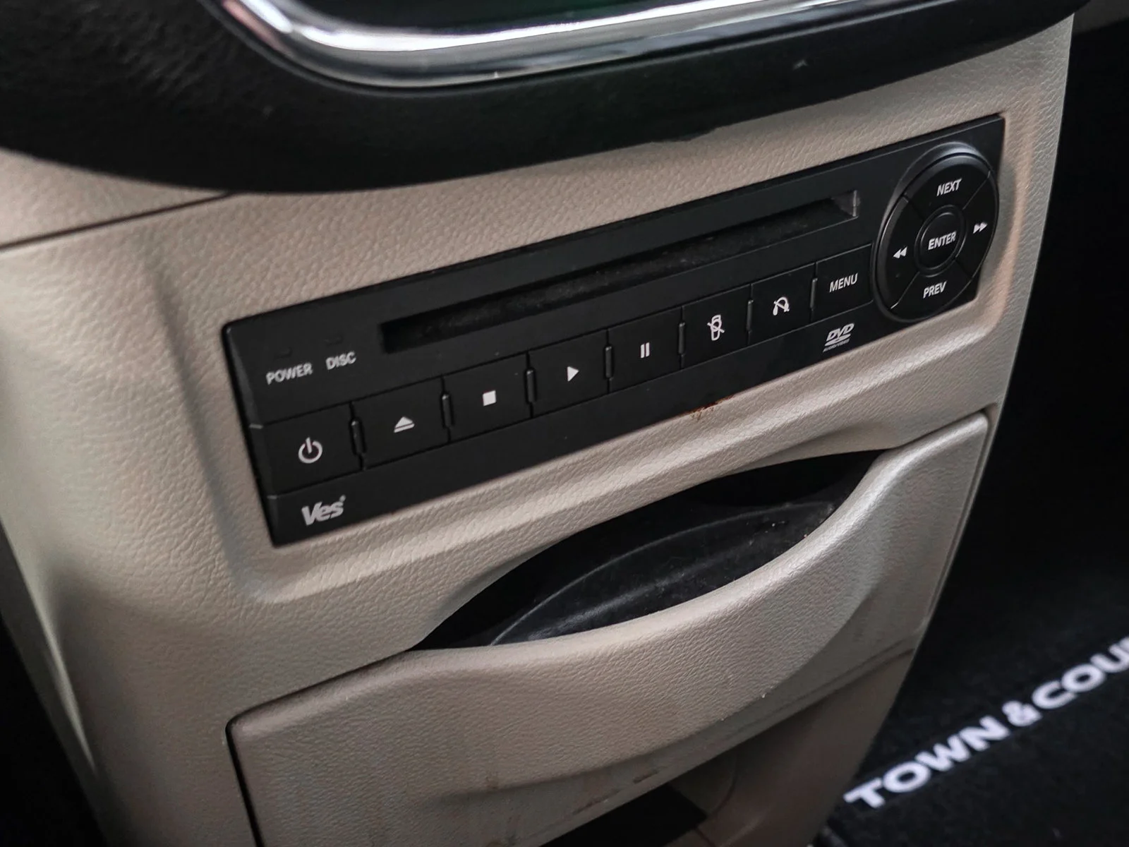 Used 2013 Black Chrysler Touring-L image 33