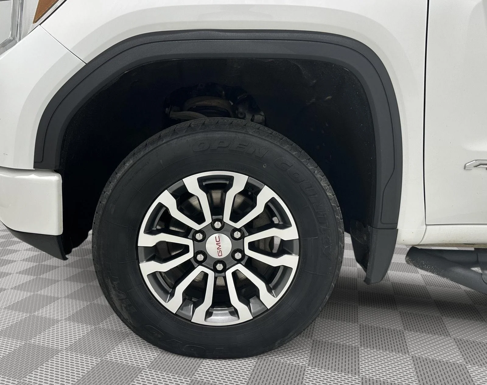 Used 2021 SUMMIT WHITE GMC AT4 image 30