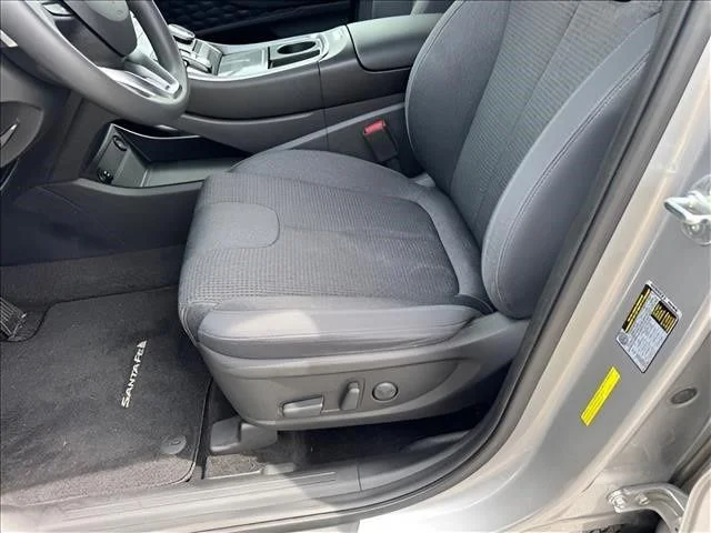 Used 2022 Silver Hyundai SEL image 7