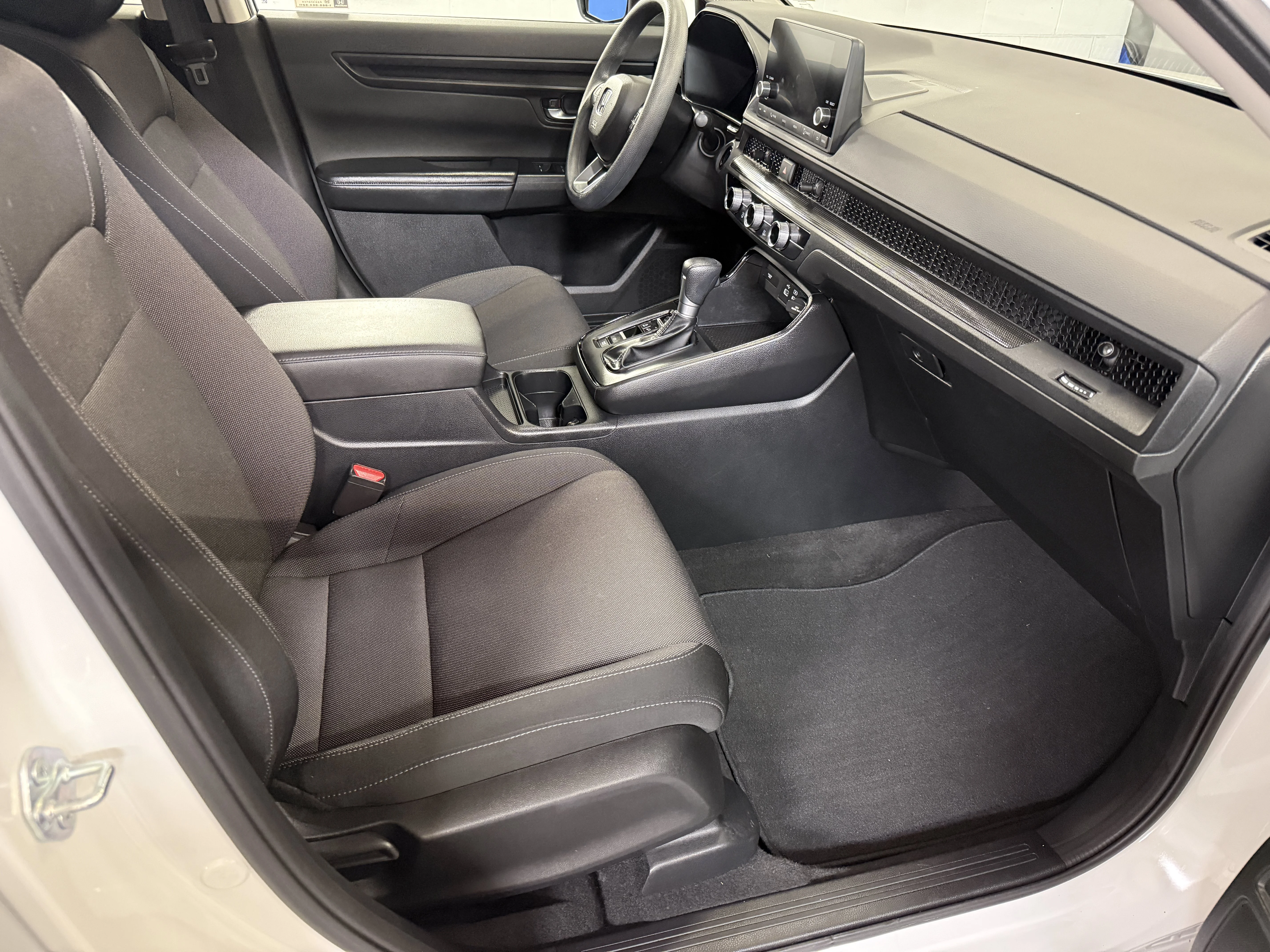 Certified Used 2024 Platinum White Pearl Honda EX image 24
