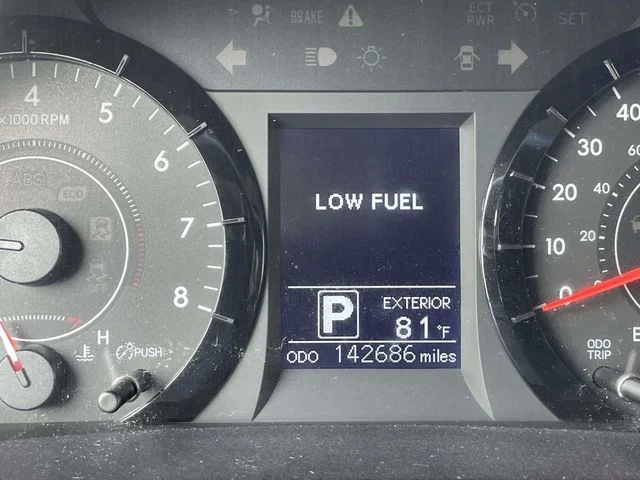 Used 2017 Gray Toyota LE image 21