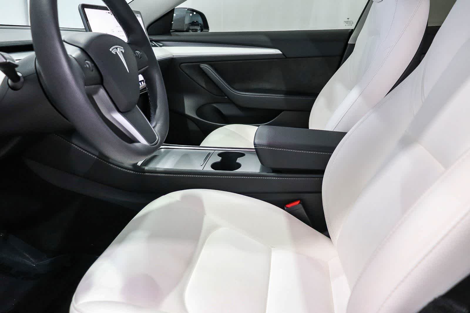 Used 2023  Tesla  image 18