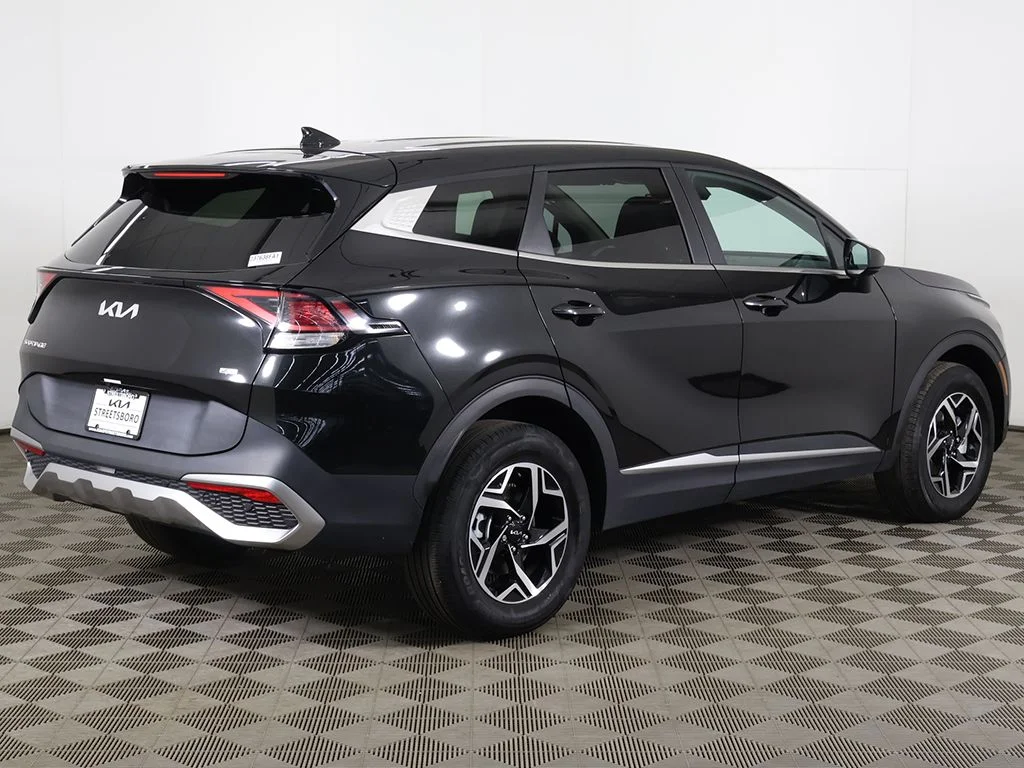 Used 2024 Black Kia LX image 8