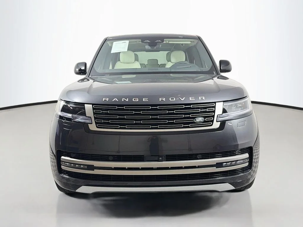 New 2026 Carpathian Gray Premium Metallic Land Rover SE image 2
