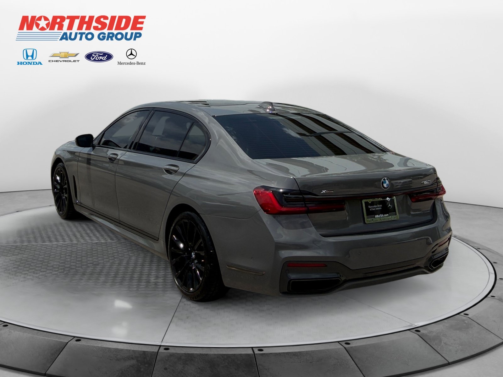 Used 2020 Bemina Grey Amber Effect BMW 750i xDrive image 5