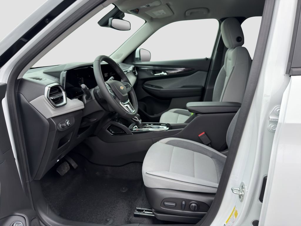 New 2026 Summit White Chevrolet LT image 25