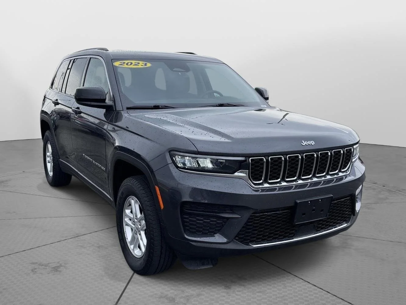 Used 2023 Baltic Gray Metallic Clearcoat Jeep Laredo image 1