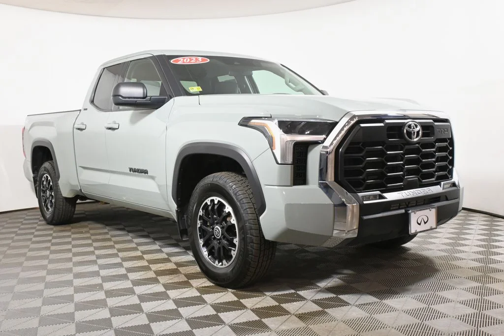 Used 2023  Toyota SR5 image 9
