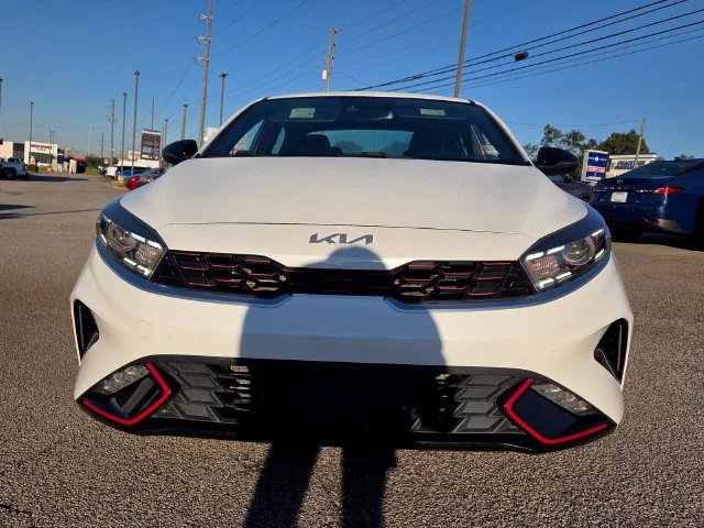 Used 2023 White Kia GT-Line image 2