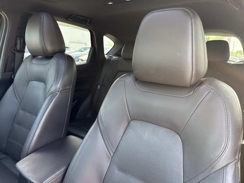 Used 2019 Silver Mazda Signature image 25