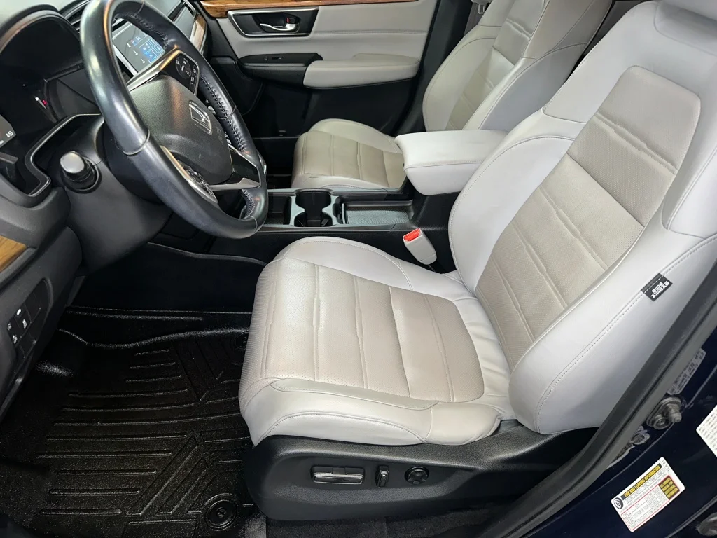 Used 2018 Obsidian Blue Pearl Honda EX-L image 5